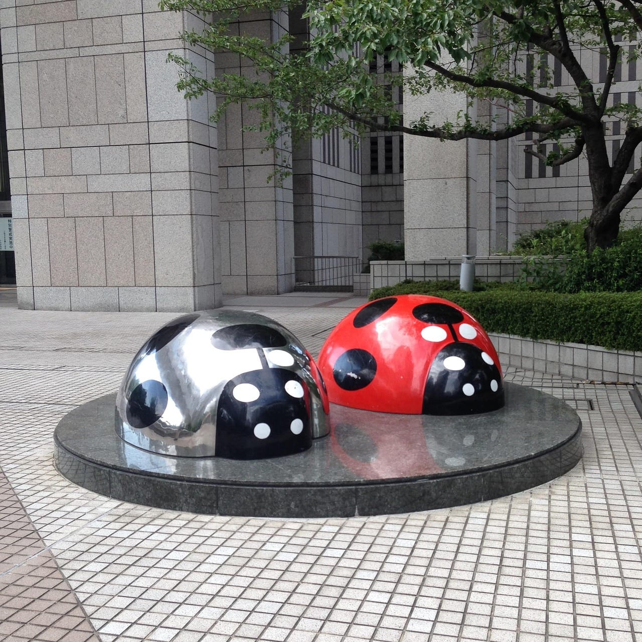 shinjuku, nobuo miyamoto, ladybug, statue, tokyo, japan, two ladybugs, sculpture